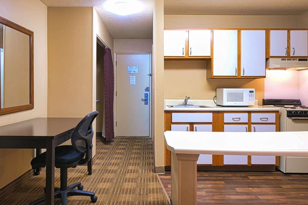 Suburban Studios Louisville East 객실 사진
