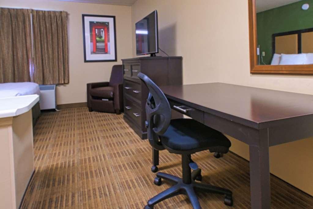 Suburban Studios Louisville East 객실 사진