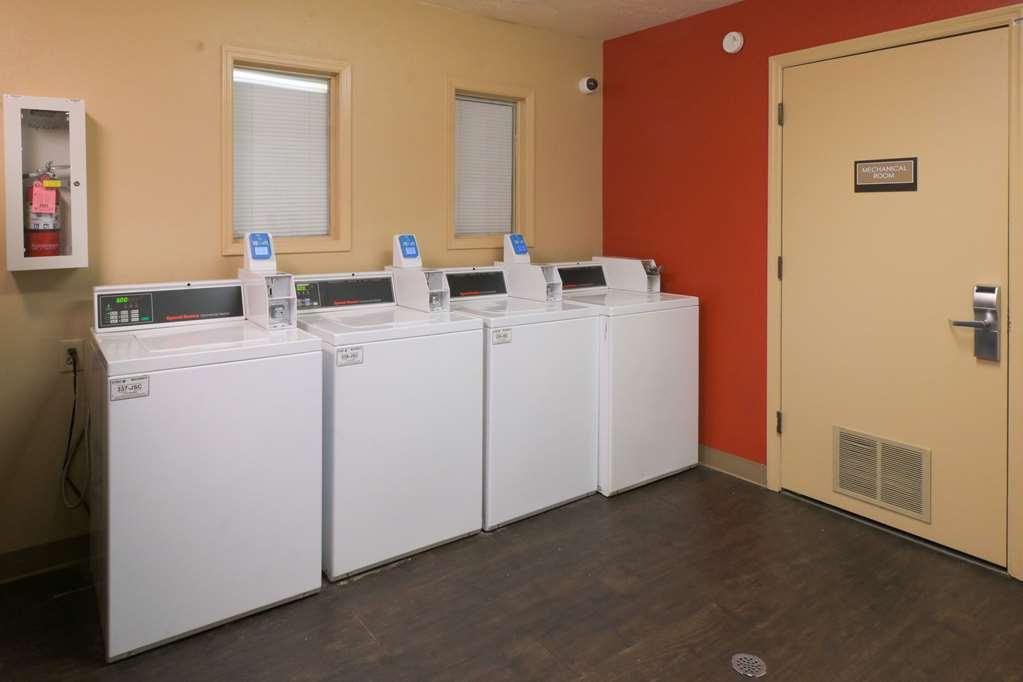 Suburban Studios Louisville East 시설 사진