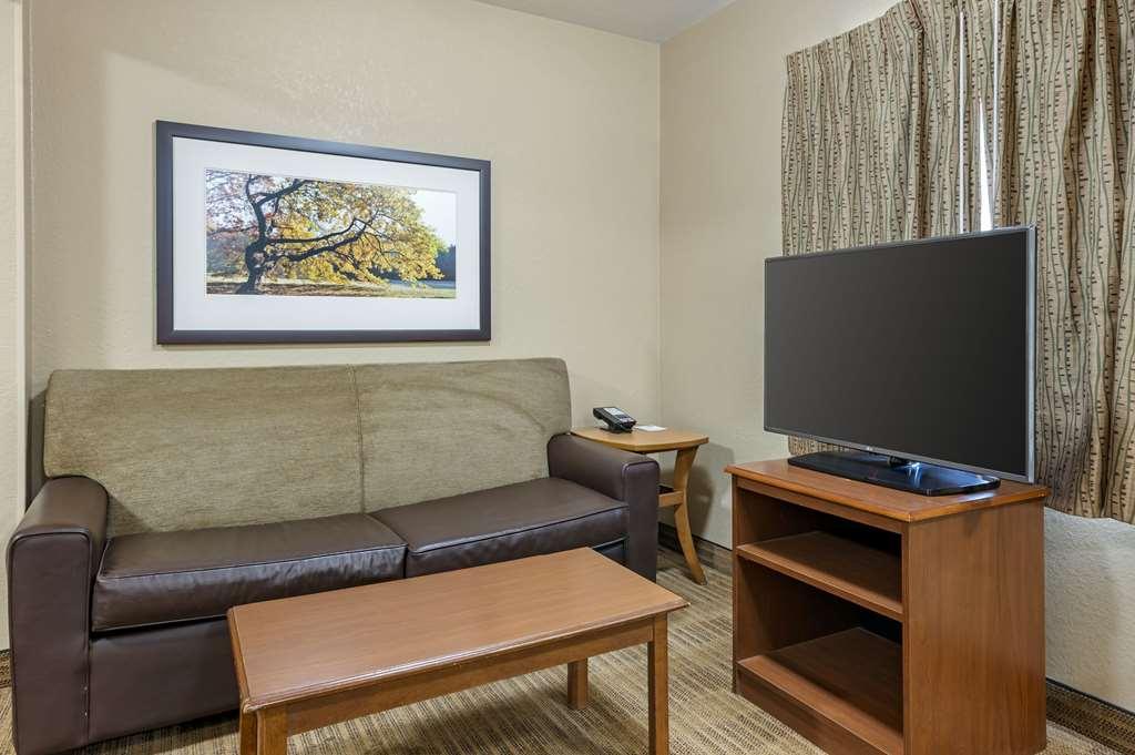 Suburban Studios Louisville East 객실 사진