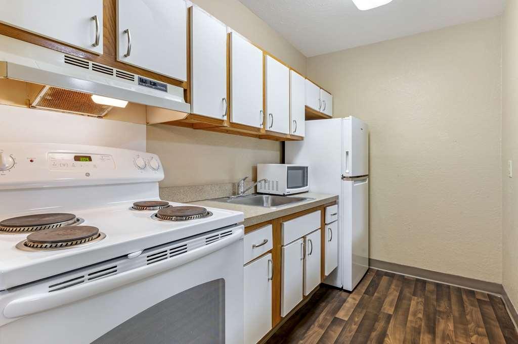Suburban Studios Louisville East 객실 사진