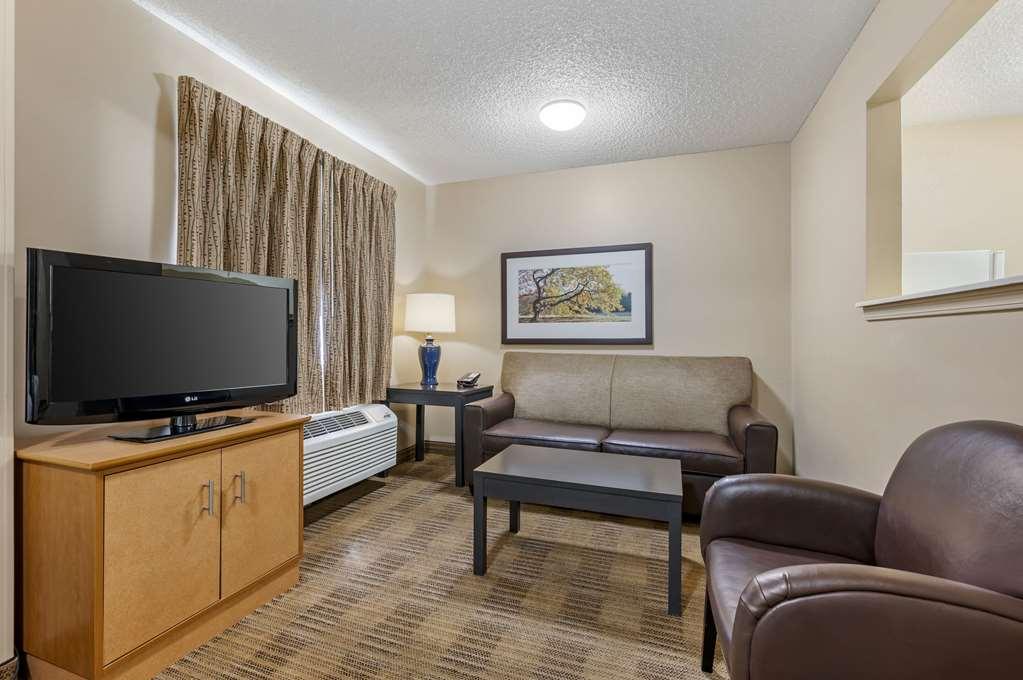 Suburban Studios Louisville East 객실 사진