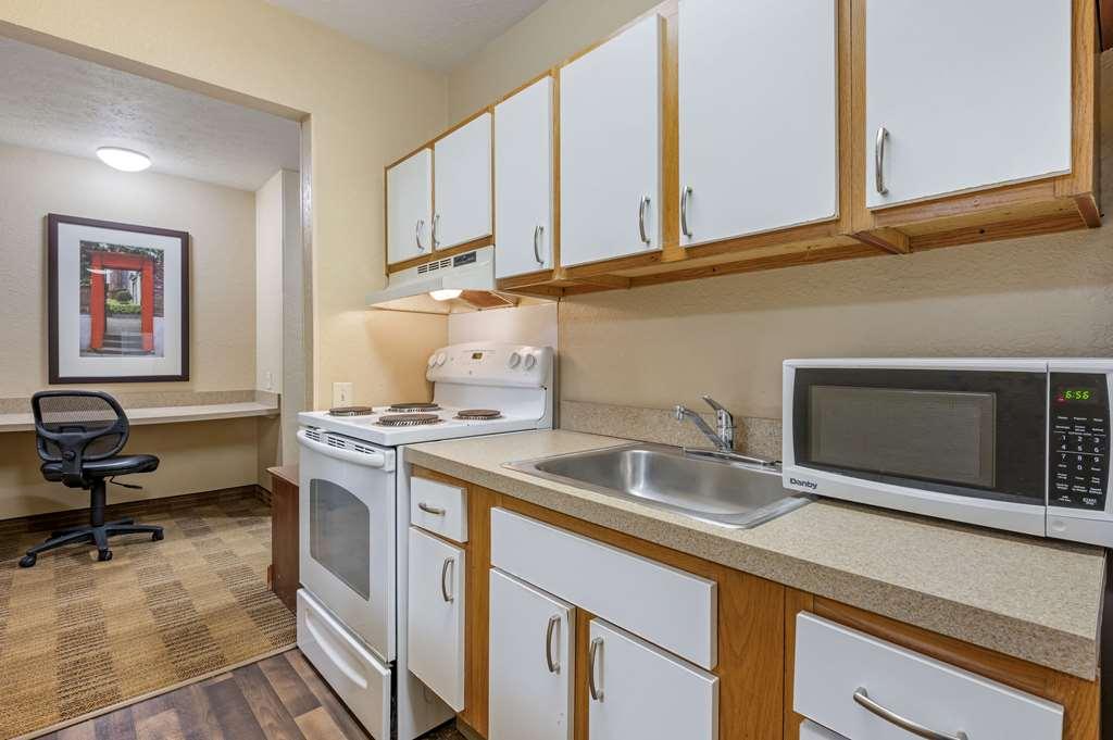 Suburban Studios Louisville East 객실 사진