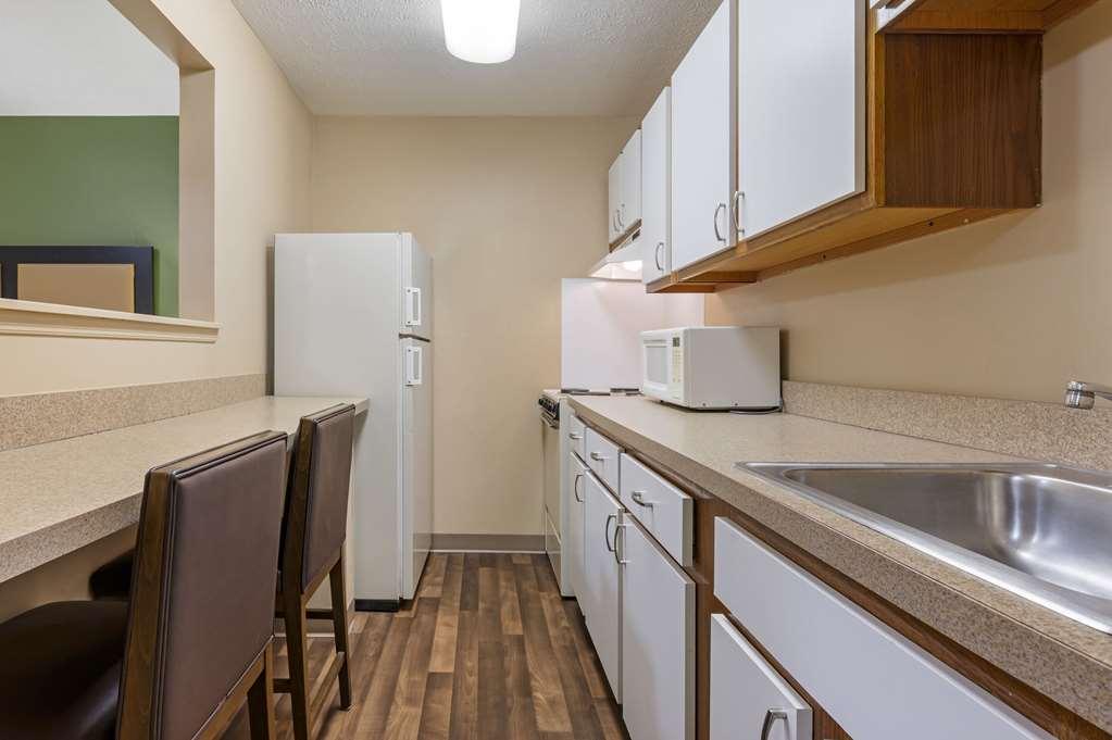 Suburban Studios Louisville East 객실 사진